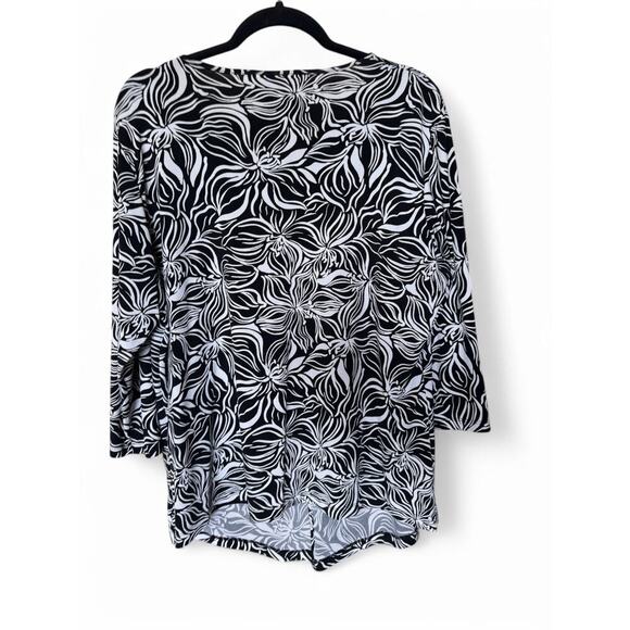 Black & White Floral Print Ring Detail Blouse – Size 1X - Picture 2 of 5